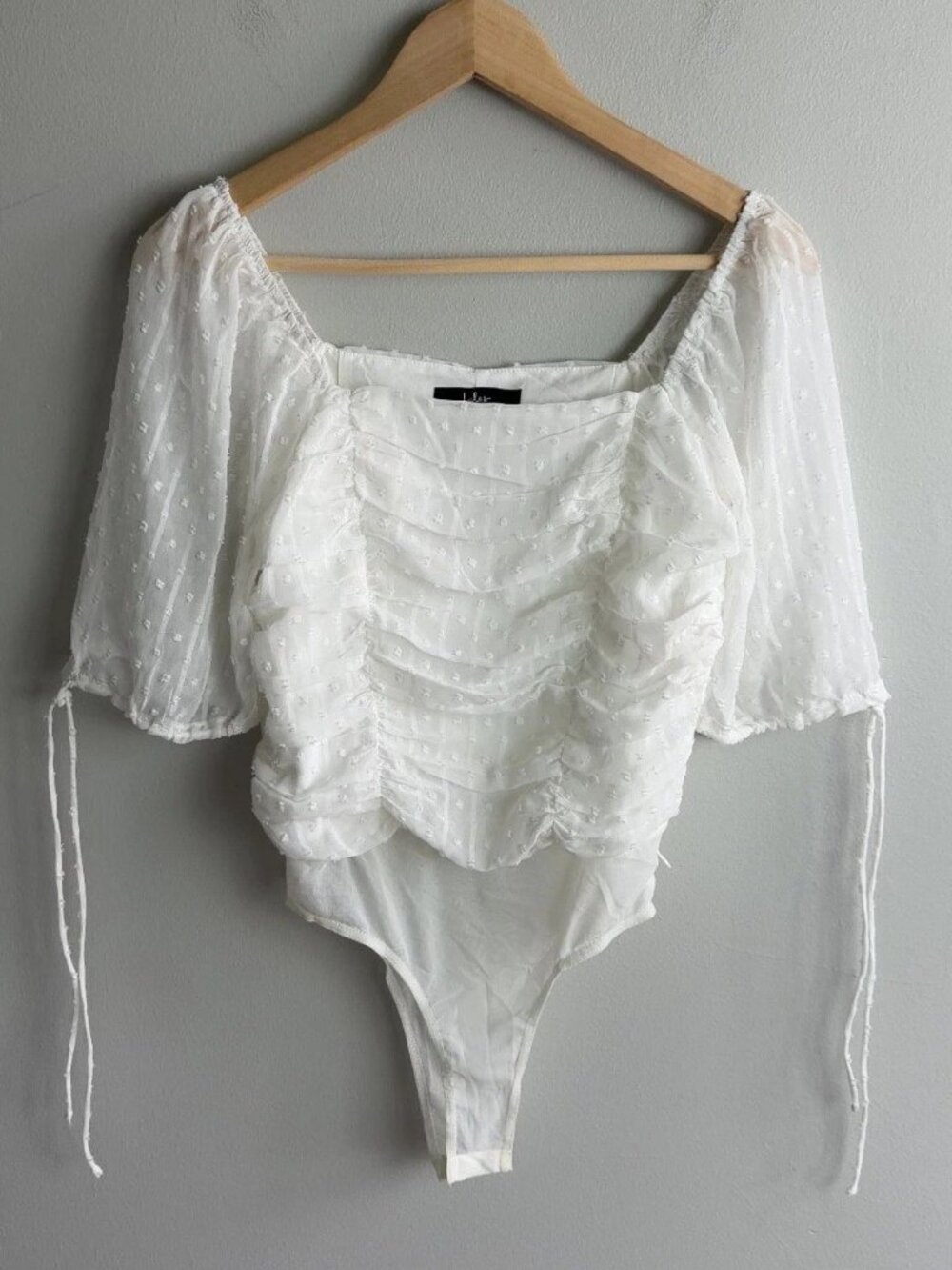 Lulus White Swiss Dot Ruched Bodysuit Puff Sleeve Side Zip White Size XS Women’s